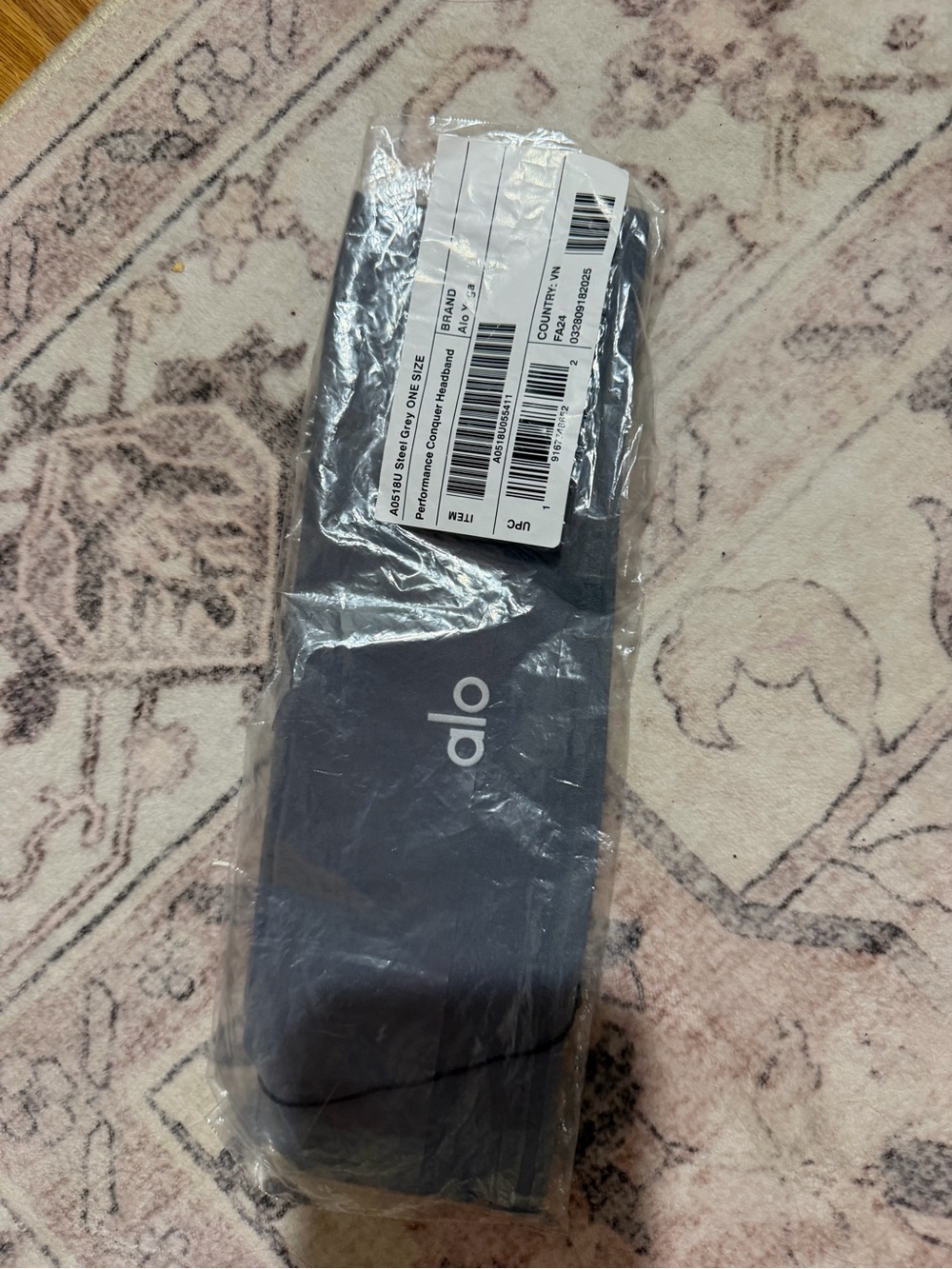 Alo headband grey msrp 38$